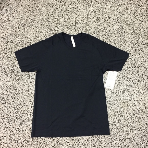 lululemon athletica Other - Metal Vent Tech v neck Men's L Navy